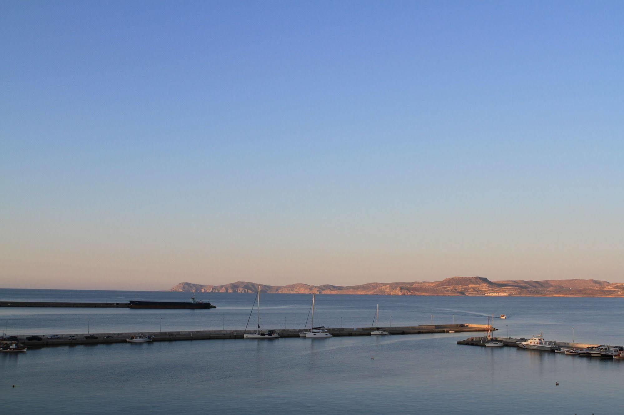 Itanos Otel 3*